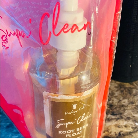 Pink Zebra handsoap - Picture 4 of 8